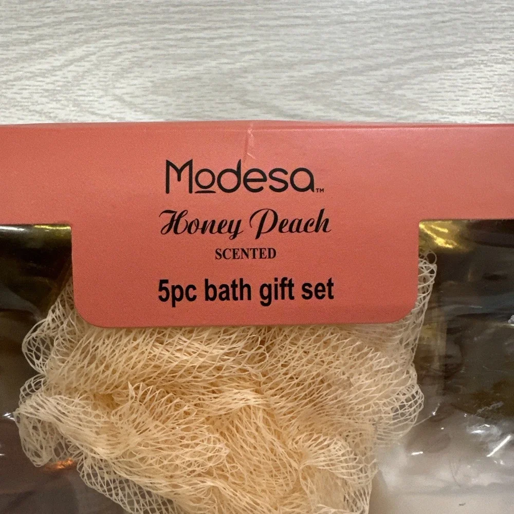 MODESA Honey Peach 5pc Bath Gift Set Shower Gel Body Lotion Bath Fizzer and Pouf